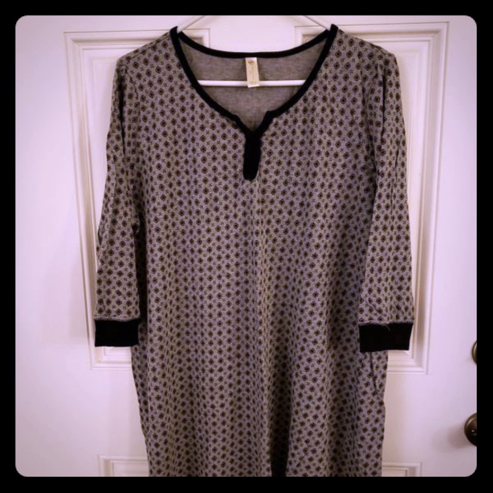 Gray & Black nightshirt.
